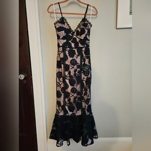 NWT! Lulus Alluring Dream Floral Mesh Lace Trumpet Midi Dress Size XS